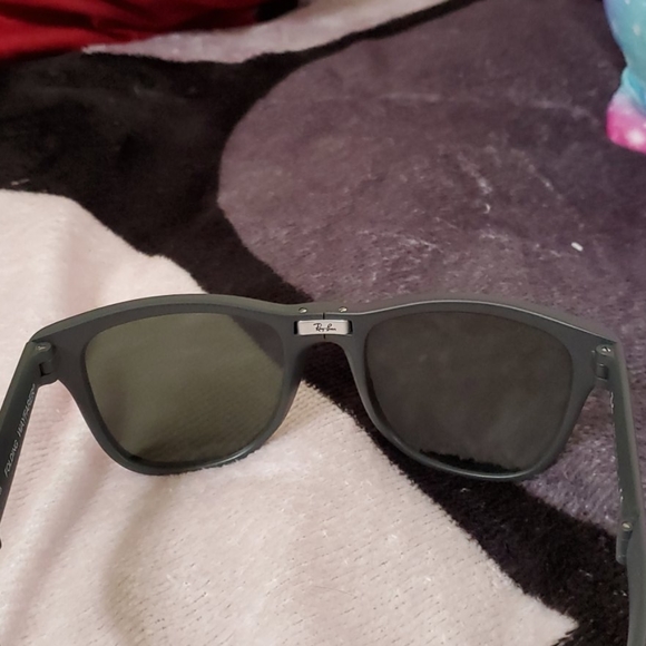 Raybans Folding Wayfarer - Picture 4 of 5